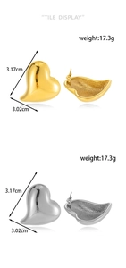 Detail view of heart-shaped earrings showing dimensions 3.17cm by 3.02cm and weight 17.3g