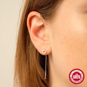 Orecchini pendenti a nappa lunga in argento S925 con cuore di zircone e finitura dorata