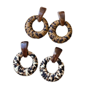 Retro geometric leopard print resin earrings in brown and black-white woven textures