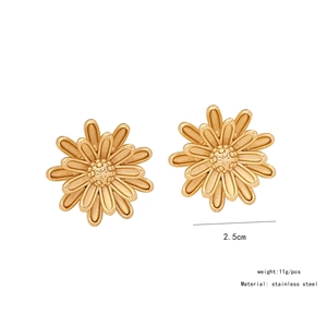 Detail von 2,5 cm goldene Gänseblümchen-Ohrringe aus Edelstahl mit 11 g pro Stück