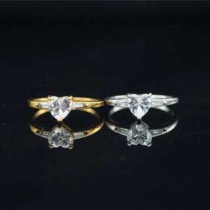 Simple Heart Shaped Titanium Steel Ring For Women Fashion Rhinestone Inlaid Personalized Jewelry Wedding Birthday Gift