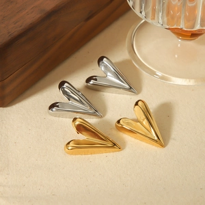 Heart Stud Earrings For Women Stainless Steel 18K Gold Plated High Polish Minimalist Modern Style Fashion Jewelry