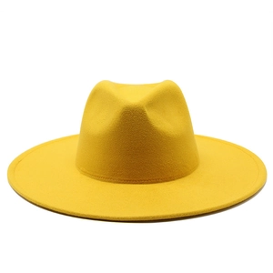 Vista frontal de un sombrero fedora de fieltro de lana amarillo brillante de ala ancha