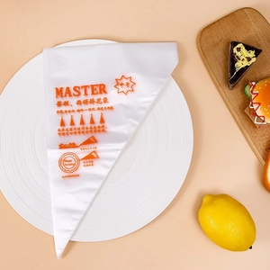 Détail de la poche à douille moyenne avec texture antidérapante et matériau de qualité alimentaire