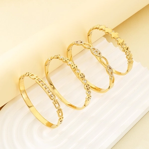 Luxuriöse 18K vergoldete Edelstahl-Armreifen mit Zirkon-Steinen in Geometrie-Design