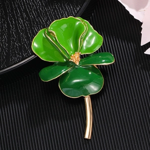 Vintage Enamel Iris Flower Brooch For Women Zinc Alloy 3D Painted Floral Lapel Pin Elegant Wedding Party Jewelry Gift