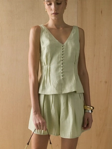 Chic pistachio green cotton vest and high-waisted wide-leg shorts two-piece set