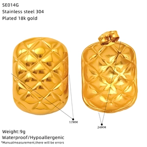 Detailed size specifications for gold 18k plated stainless steel rhombus stud earrings