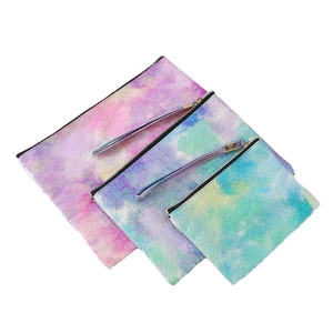 Set di 3 pochette trucco iridescenti con scaglie di sirena e sfumatura arcobaleno