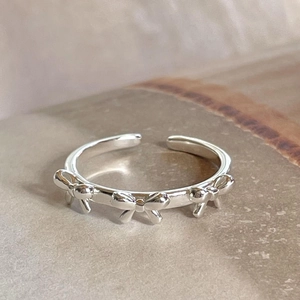 Minimalist S925 sterling silver adjustable open ring with three delicate bowknots