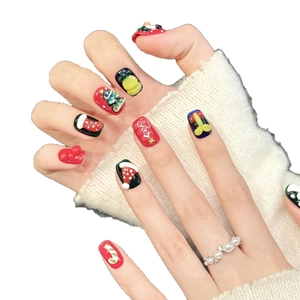 Handgemachte Weihnachts-Nagelspitzen mit 3D-Relief-Bäumen und festlichen Glitzerakzenten