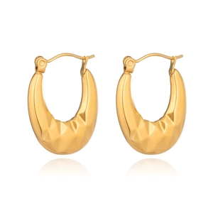 Polished 18K gold-plated stainless steel U-shaped hoop earrings with geometric pattern