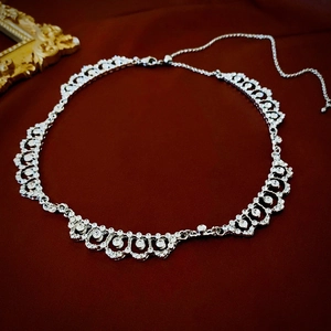 Geometric Lace Pattern Necklace Alloy Rhinestone Choker For Women Elegant Vintage Banquet Jewelry Accessory Silver Color