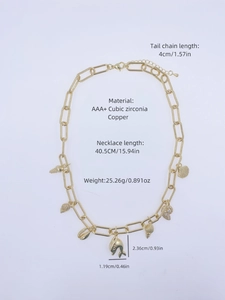 Dettaglio della collana oceanica placcata oro 18k con ciondoli delfino e misure tecniche