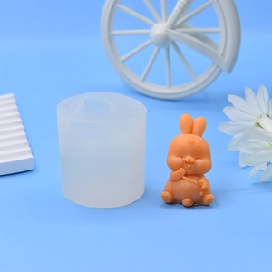 Moule en silicone 3D lapin mignon pour savon avec produit fini orange vif