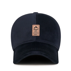 Winter thermal mountain sport baseball cap with ear protection and warm fleece lining