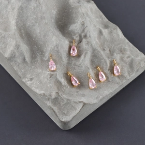 Set de 6 colgantes de gota en circón rosa bañados en oro de 18k para creación de joyas