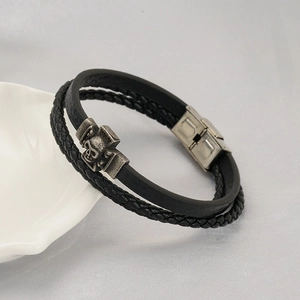 Bracelet En Cuir Tressé Multicouche Pour Homme Avec Acier Inoxydable Tête De Mort Croix Style Punk Gothique