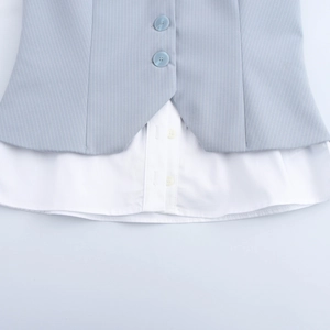 Gilet da donna a righe azzurre, finto due pezzi con dettaglio camicia bianca e bottoni
