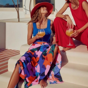 Top blu bohémien da donna e gonna midi con stampa geometrica per vacanze estive eleganti