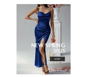 Détail de robe satin bleu roi avec col bénitier et fente haute sur la jambe sexy