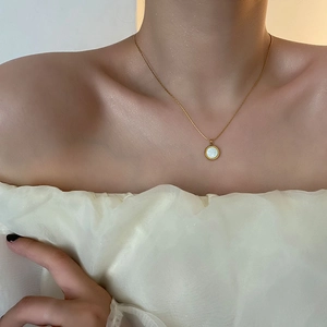 French style 18K gold plated stainless steel necklace with white shell pendant