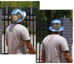 Vista esterna di un cappello da pescatore disco con dettagli a specchio riflettenti