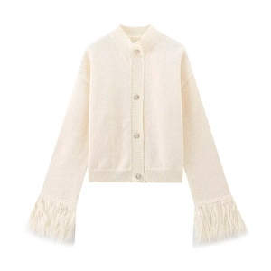 Cardigan chic en maille blanc cassé avec poignets en plumes et boutons argentés