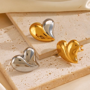 Set di gioielli a cuore in acciaio inossidabile placcato oro 18K con anello e ciondolo