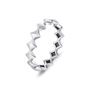Polished S925 sterling silver star ring featuring a vintage geometric wave design