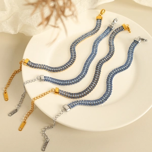 Bracelet de Luxe en Acier Inoxydable Plaqué Or 18K Pavé Strass Bleu pour Femmes Design Minimaliste Bijoux de Mode Cadeau