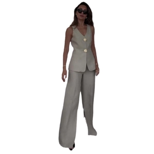 Completo due pezzi da donna composto da gilet senza maniche e pantaloni larghi grigio-verde