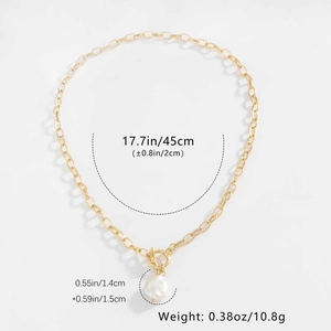 Detailed view of baroque pearl necklace with golden OT clasp and 45cm chain dimensions