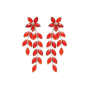Elegante Silberohrringe mit roten Kristallblüten und herabfallenden Quasten