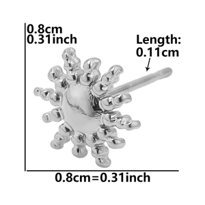 Macro detail of 304 stainless steel sun-shaped earring with dimensions 0.8cm x 0.8cm