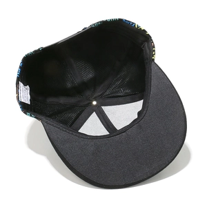 Detail view of cotton hip-hop flat brim hat interior with 100% cotton washing label