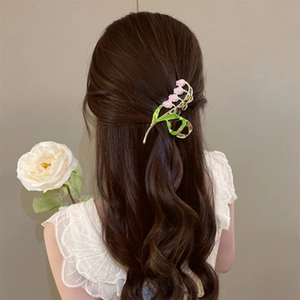 Eleganter Maiglöckchen Haarklammer mit rosa Blüten und goldenem Legierungsrahmen