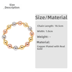 Detailed view of tricolor beaded bracelet with 1.0cm beads and 18.5cm length dimensions