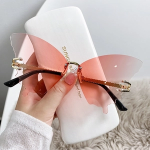 Fashion butterfly oversized sunglasses with pink gradient lenses and gold metal temples