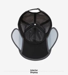 Vista interna del cappello da sole grigio scuro con fodera in rete e cinturino regolabile