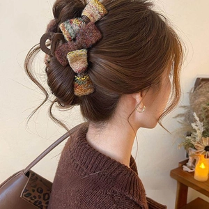 Pince à cheveux vintage avec nœud en tweed aux couleurs d'automne élégantes