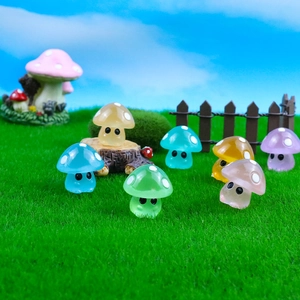 Cute luminous resin mushroom miniatures for fairy garden landscape decoration