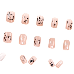 Faux ongles courts carrés rose nude avec motifs mignons d'animaux, ours et chats