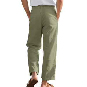 Vue arrière détaillée du pantalon large en coton et lin respirant vert olive pour homme