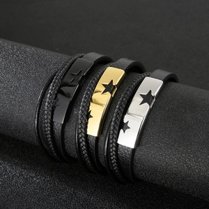 Bracciale multistrato da uomo in pelle con chiusura in acciaio nero oro e argento