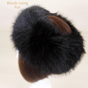 Vue arrière du bandeau épais en fausse fourrure noire avec texture douce pour l'hiver