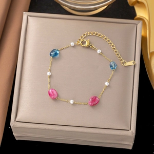 Collar de cuentas chapado en oro con gemas azules y rosas y perlas de agua dulce