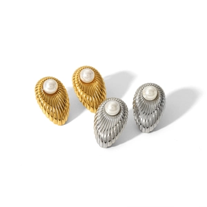18k gold and silver shell-shaped stud earrings with white pearls in a retro style
