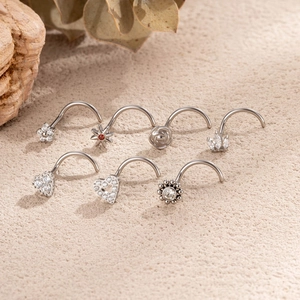Lot de piercings nez en titane G23 avec cœurs en zircon et motifs fleurs
