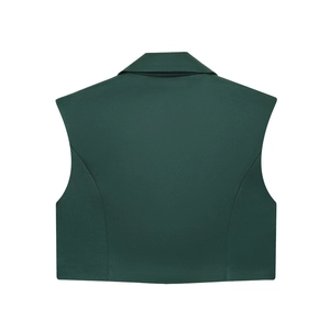 Vue arrière du gilet court vert foncé avec taille structurée et détails de couture nets